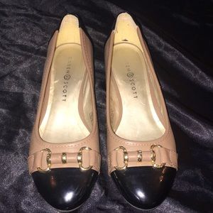 Karen Scott two tone kitten heels 1.5 inch